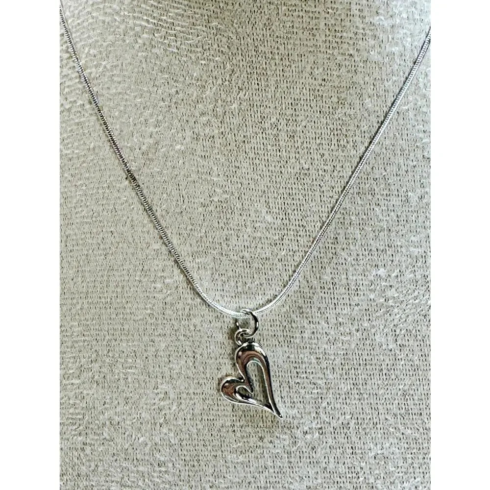 Silver Heart Pendant Necklace 18